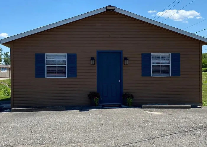 Pet Friendly hotel: Andy Griffith Parkway Inn